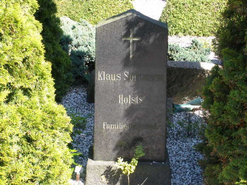 Klaus Soerensen Holst's familiegravsted.JPG